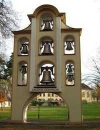 kamien slaski - brama dzwonow