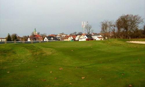 kamien slaski karolinka golf park
