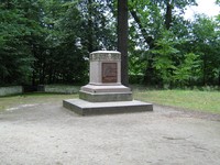 Park w Mosznej - Pomnik Tiele-Wincklera park moszna