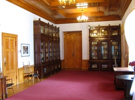 zamek moszna - biblioteka
